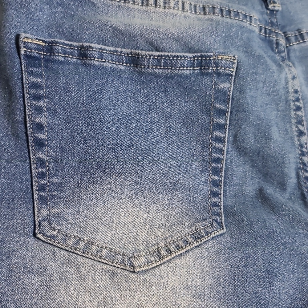 🚨LAST CHANCE🚨LUVAMIA Denim Jean Shorts Frayed Hem High Rise Cotton Size Medium - Picture 14 of 15